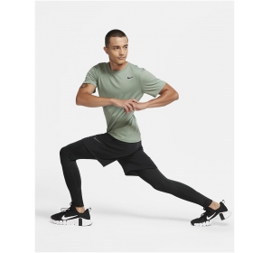 nike pro under sweatpants outfit